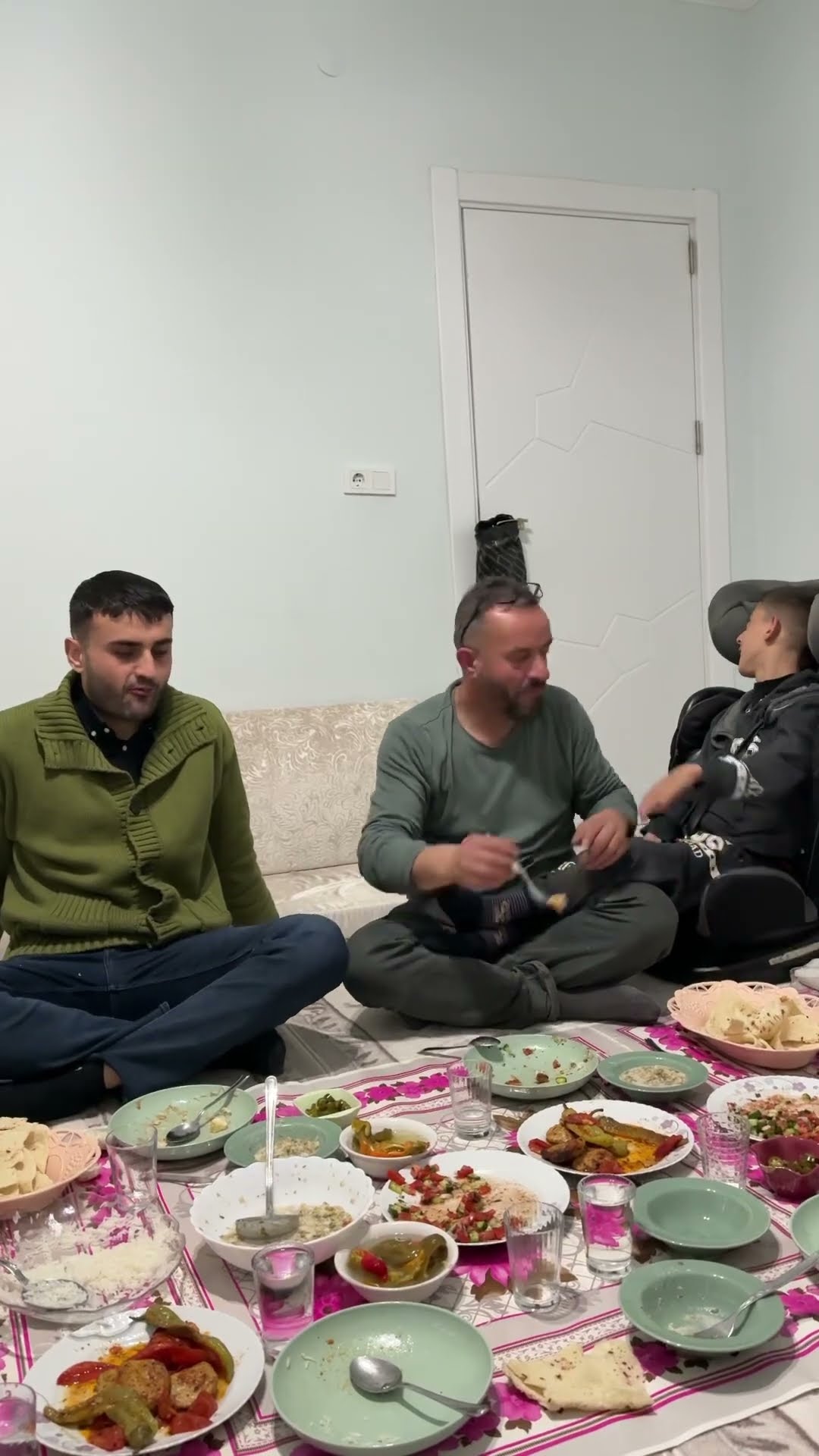 Czn Burak Hakkari Yardım Ziyareti #shorts #cznburak