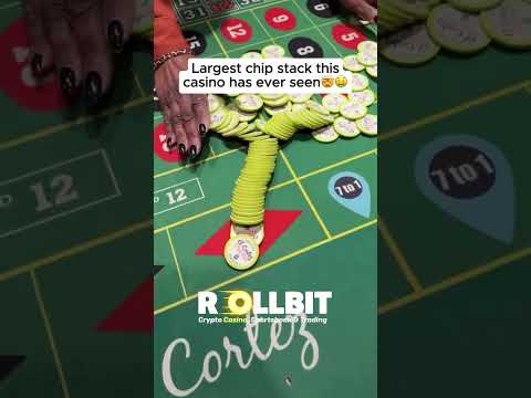 The Largest chips stack this casino has I ever seen馃馃槺 #casinolife #blackjack #roulette