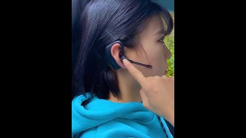 Doanh nhân sử dụng tai nghe bluetooth như thế nào