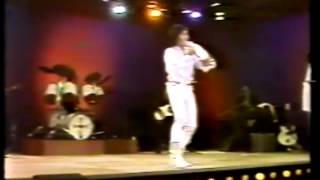 Video thumbnail of "Sandro.  Sos una locura  en el recital  Frente a frente  1981 ATC  Fabian Ruiz"