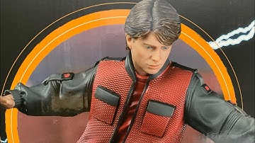 Back to the Future 2 Marty McFly on Hoverboard 1:10 Statue by Iron Studios