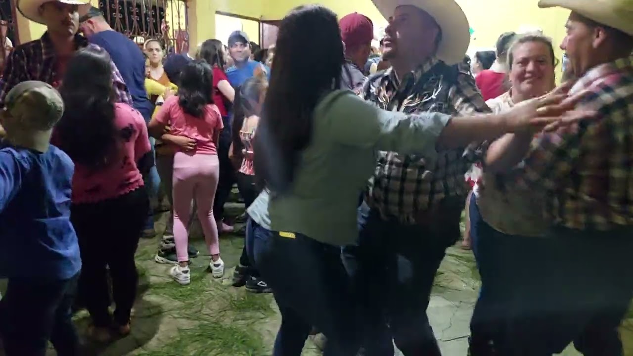 coridones mix 8 ,,para bailar de bueltesitas   asta con la escoba ayuuuy