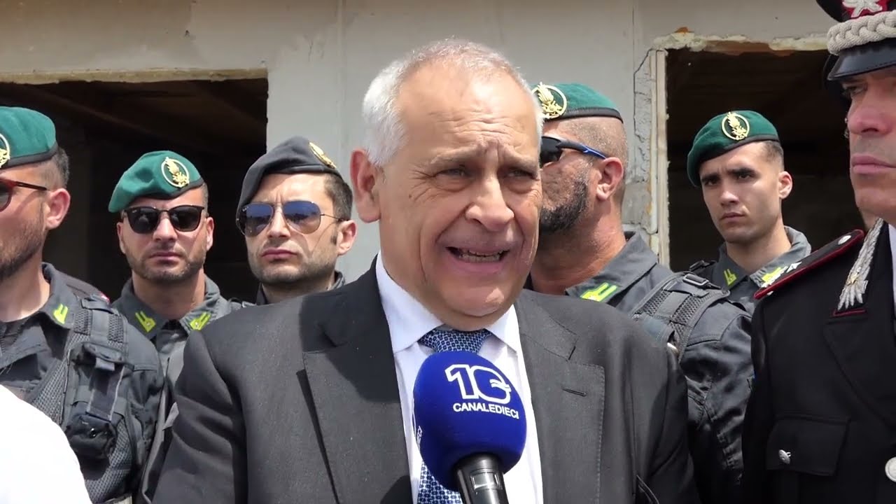 Ardea, abbattute dieci villette abusive in zona Salzare