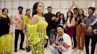 Naagin Jaisi Full Video Song Tony Kakkar Neha Kakkar _ Nagin Jaisi Kamar Hila Tony Kakkar FulL Song Resimi