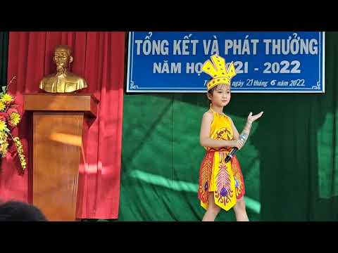 Video Hào Khí Việt Nam..học sinh lớp 2.1 trường tiểu học Tân... - YouTube