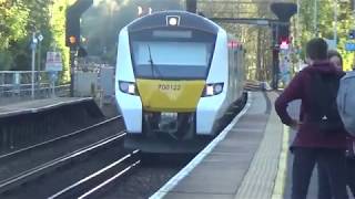 Thameslink 700-122 arriving at Preston Park Station, 9th October 2018