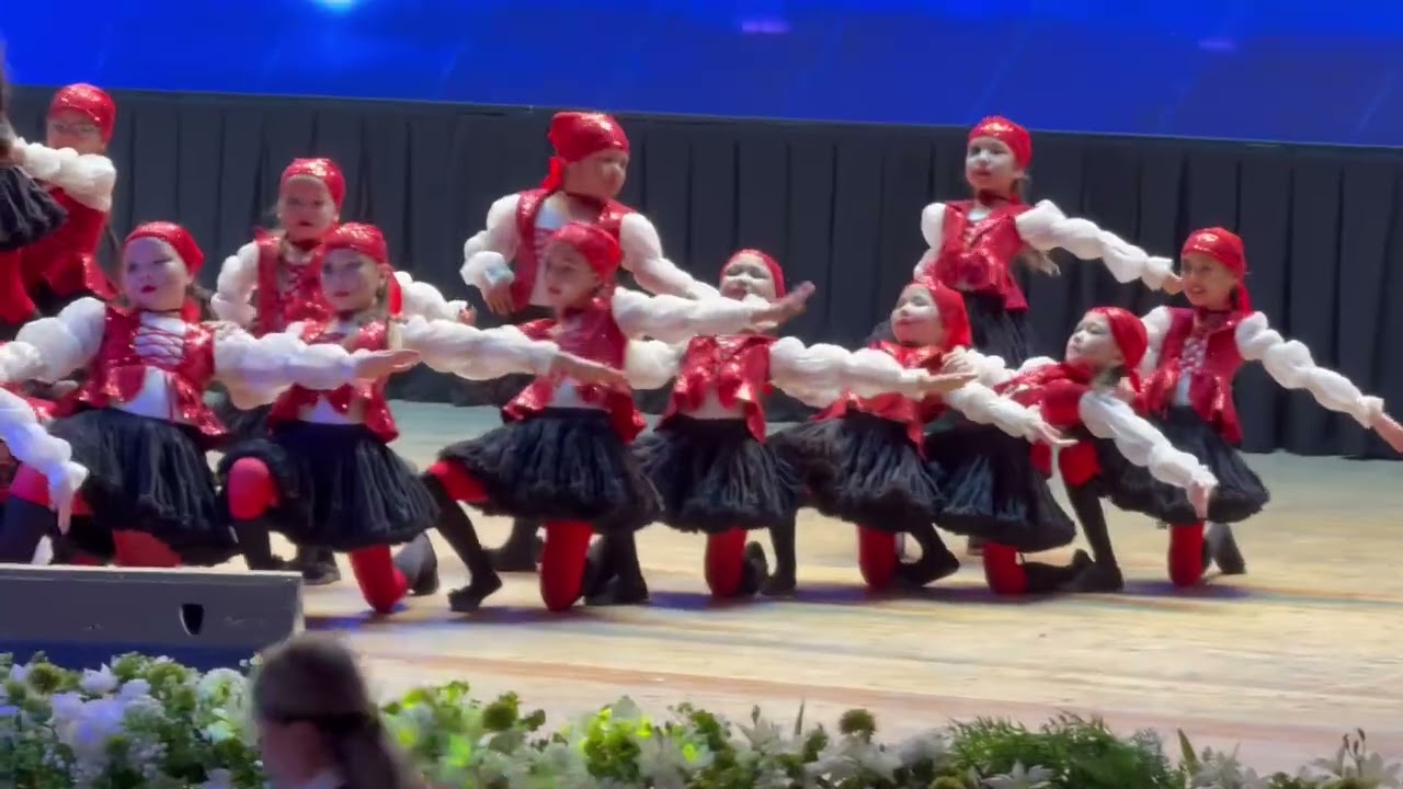 “ІНЖУ” би тобы, “Пират” биі, жетекшісі - Г.С.Маденова