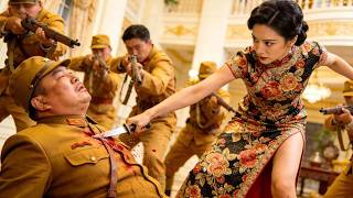 Agen wanita tersebut berubah menjadi penyanyi yang memukau dan membunuh Komandan Jepang dengan satu