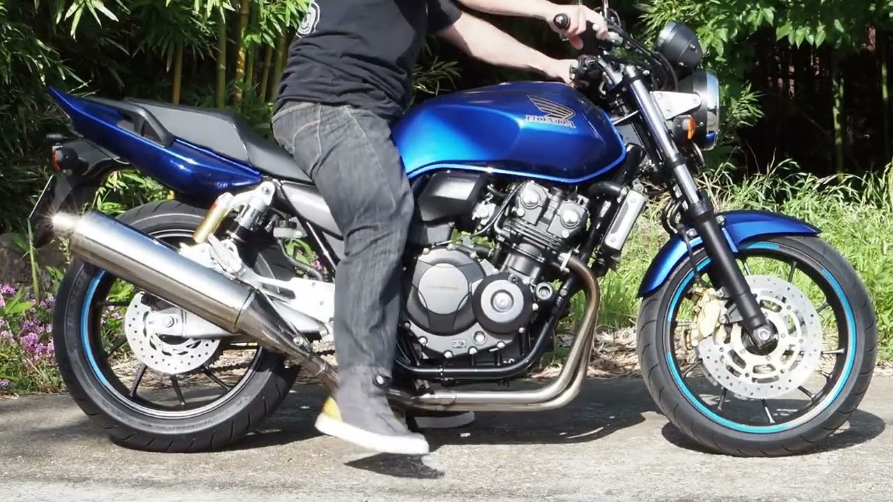 CB400SF NC42 シート高720mm 身長165cm体重69Kg股下72〜73cm
