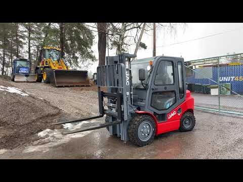 Video: Kan en gaffeltruck med en kapacitet på 5000 lb vid ett 24 lastcentrum Lyfta följande last?