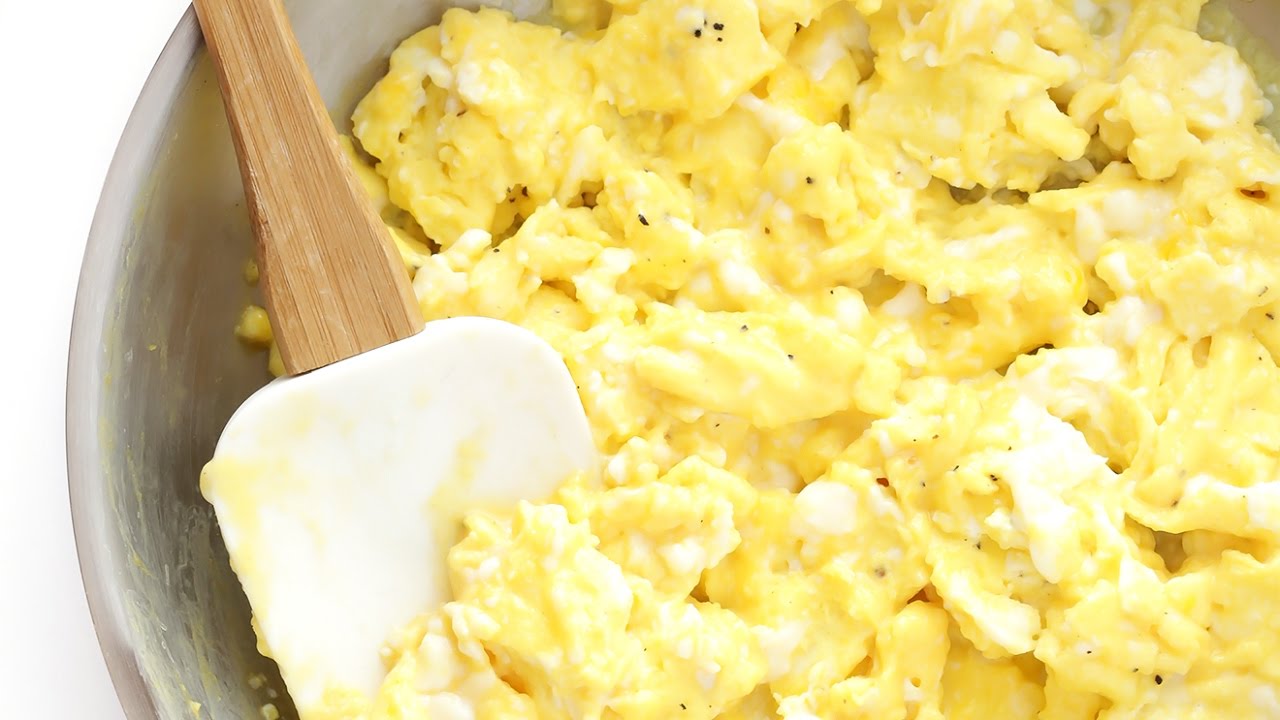 How To Make Scrambled Eggs - YouTube
