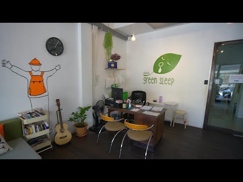 Green Sleep Hostel Tour and Review || Chiang Mai, Thailand