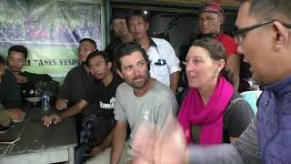 BULE AUSTRALIA KELILING DUNIA PAKAI VESPA