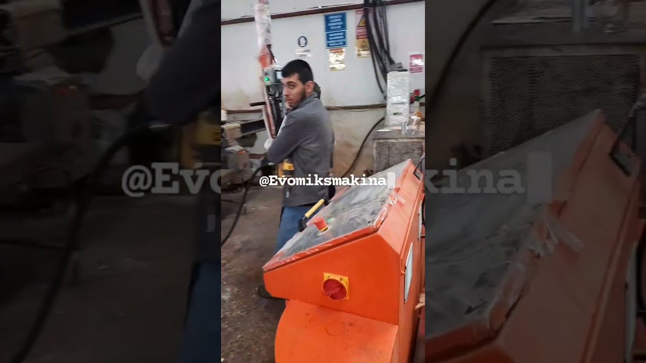 Pipe Insulation with Evomiks Polyurethane Machine / Poliüretan Boru İzolasyonu