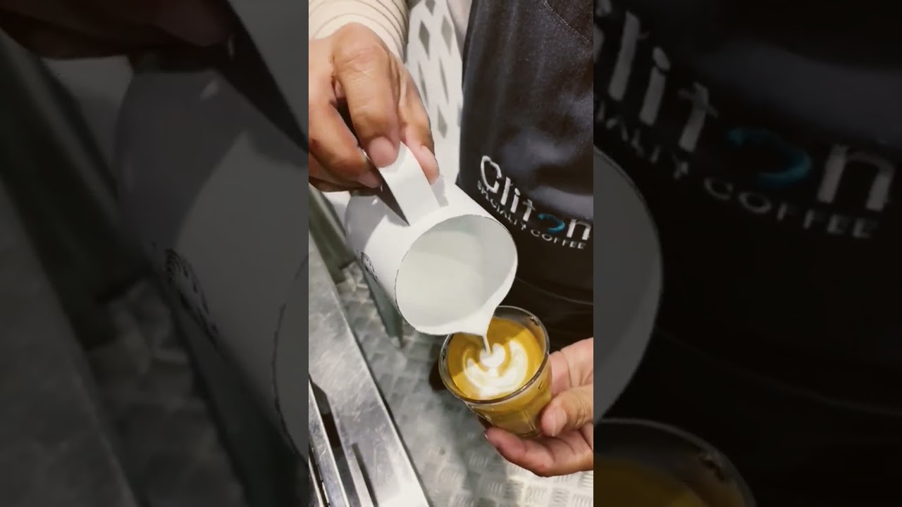 latte art using shoglass/wing tulip part ||#barista #coffee #baristalife #coffeelover #latteart #fyp