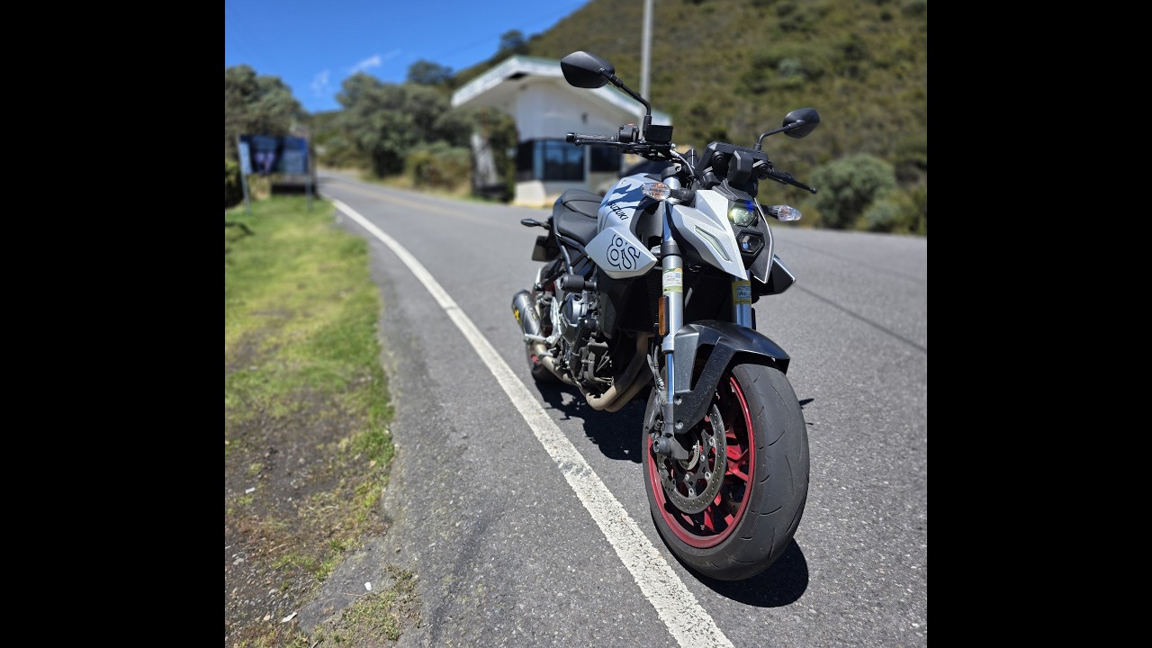 Suzuki GSX 8S Pure Sound - Volcán Irazú