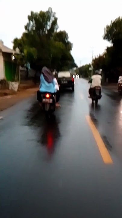 Kenapa kebanyakan cewek lebih memilih pakai motor beat #motoran #cewekkekinian #shorts