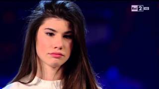 Giorgia Alò - Russian Roulette - The Voice of Italy 2016:  Battle(Amazing voice!! Grandissima Giorgia! VOTIAMOLA!!, 2016-04-15T13:27:47.000Z)