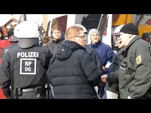 Kandel: Polizei droht freiem Journalisten bei Antifa-Demo camera iphone 8 plus apk