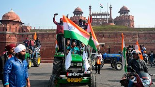 India: Farmers race tractors and storm Delhi's Red Fort during protests against agricultural reforms