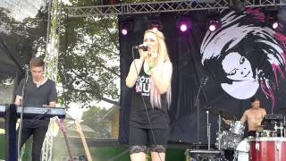 Video thumbnail of "SANNI - XO terkkuja kotiin! @Rakuuna Rock, Lappeenranta 19.7.2014"