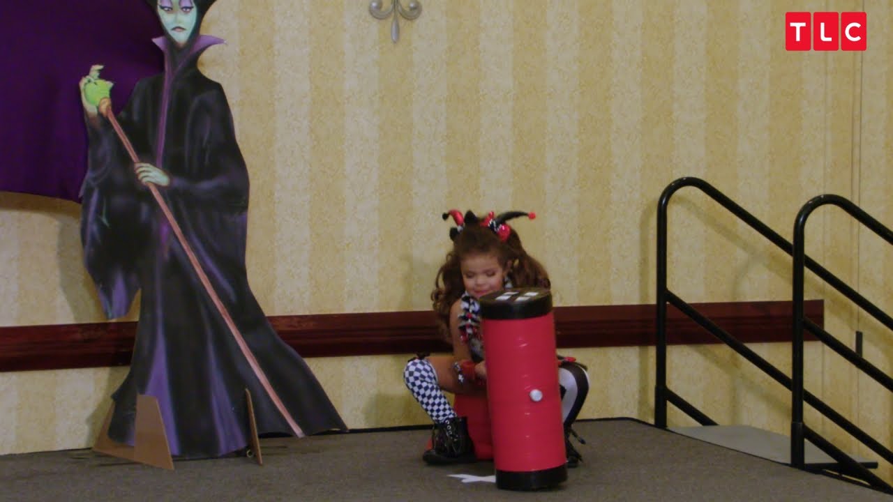 Cadence 'Kills It' as Harley Quinn Toddlers and Tiaras YouTube