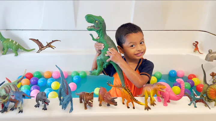 Jeremy Does BLUE DINOSAUR BATH! SINK OR FLOAT! T Rex, Brachiosaurus, Spinosaurus, and many more