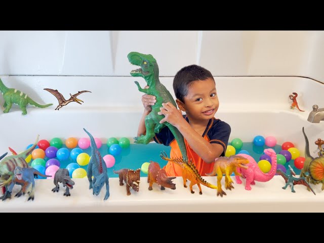 Jeremy Does BLUE DINOSAUR BATH! SINK OR FLOAT! T Rex, Brachiosaurus, Spinosaurus, and many more class=