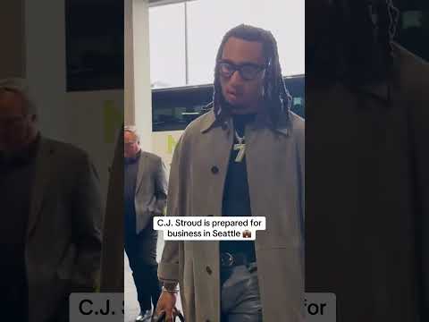 C.J. Stroud arrives for Texans-Seahawks MNF matchup 🔥 (via houstontexans/TT)