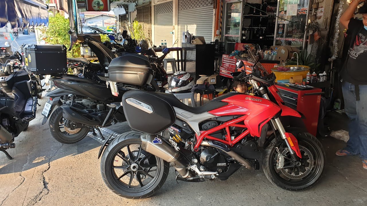 Review Ducati Hypermotard with GIVI top bag WL901 YouTube