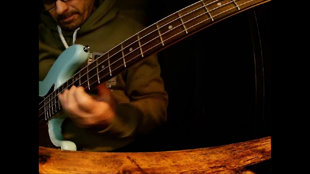 One Chord bass solo in D7 (and surrounding tones)