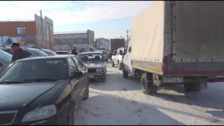 Таксистов лишили стоянки у центрального рынка в Уральске