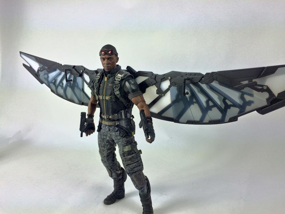 Hot Toys Captain America the Winter Soldier: Falcon - YouTube