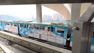 Line 2 Monorail passing by Niujiaoduo