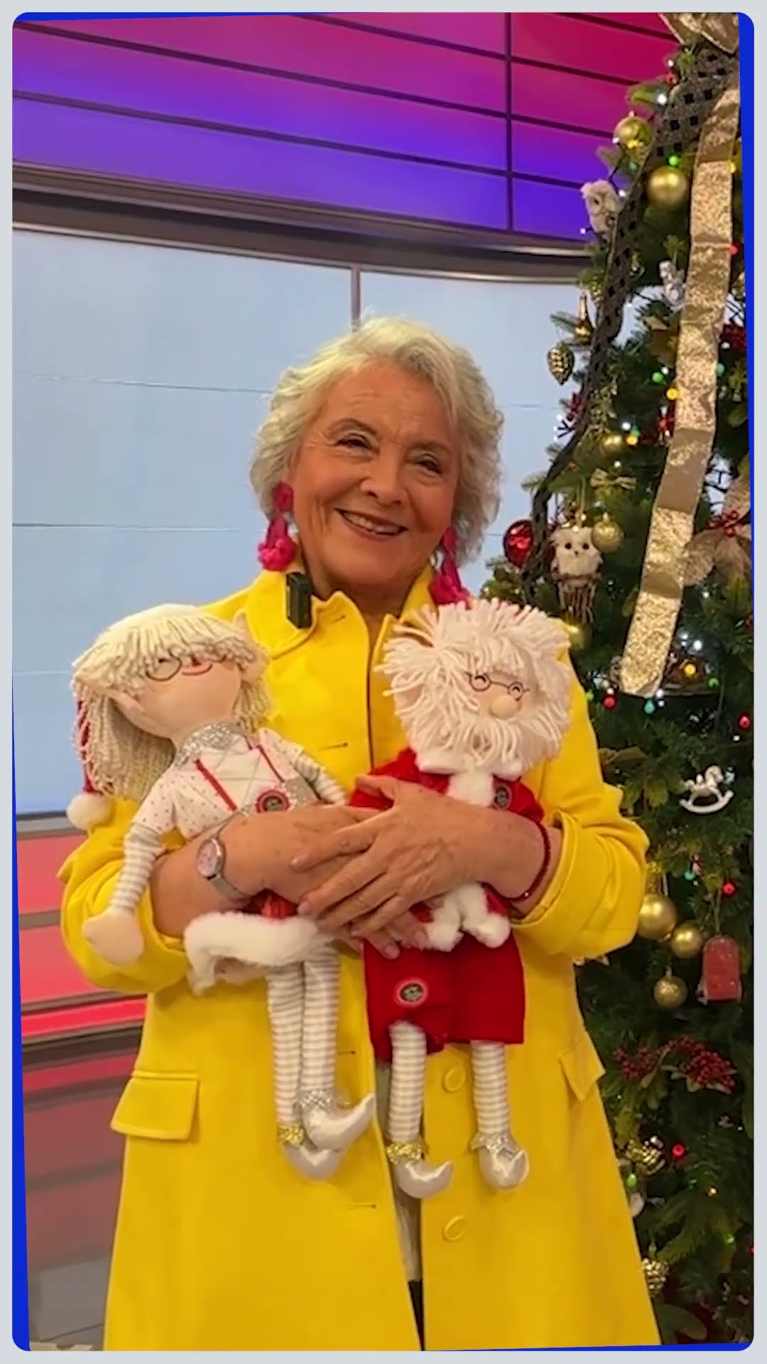 ¿Quién tiene más espíritu navideño, Natasha, o la abuelita influencer de Easy?