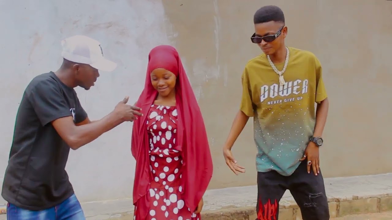 Bico Fino ft Mr Blue BL4 Família Kerekenje (Official_Video)_By_Salix Pro_Film