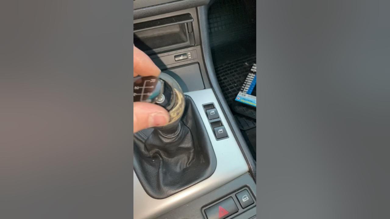 Как снять, заменить ручку двери бмв bmw е38, е39 не снимая карту двери. - YouTub
