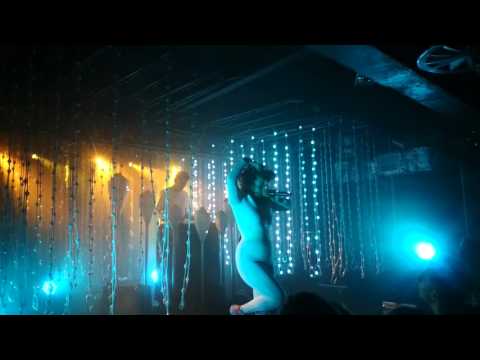 Purity Ring - Dust Hymn (live @ Proxima, Warsaw)