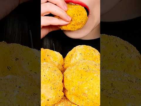 <strong>ASMR</strong> BBURING CHEESE <strong>BALL</strong> 직접만든 뿌링치즈볼 먹방 #shorts