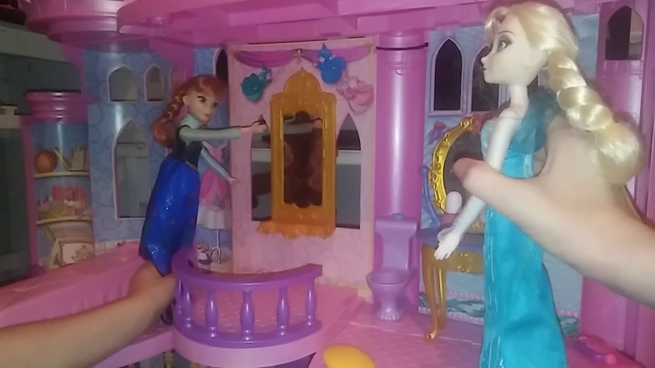 Anna & Elsa go for ice cream 🍦 YouTube