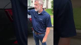 Male #Karen confronts and boxes in #fedex delivery driver