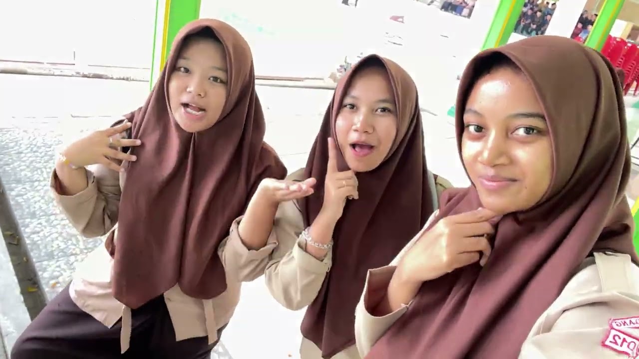 VLOG AFIFAH MENGELILINGI  MAN