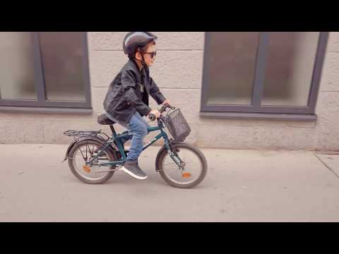 Major Eszter és barátai & Csipa - Bicikli (Official Music Video)