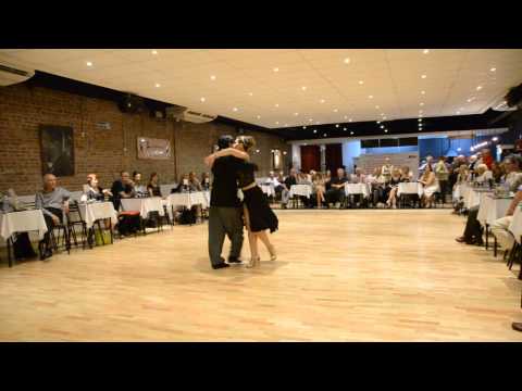 Claudio Cortejarena y Constanza Vecslir bailan "Reliquias Porteñas" por la orquesta de Canaro
