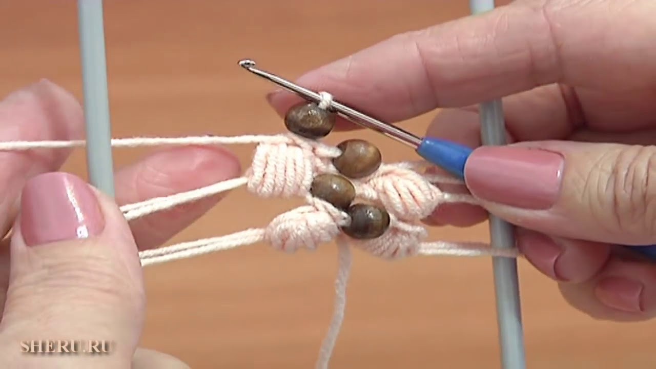 Лента на вилке с бусинками