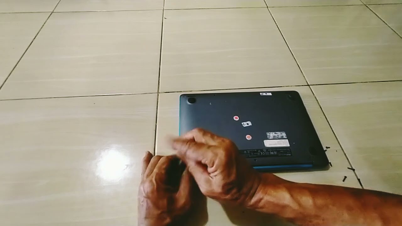 Cara membongkar Notebook Asus E202S