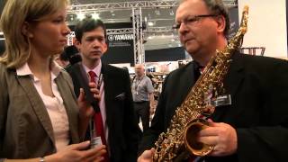 (EN) New Yamaha Custom 82Z Saxophones - Yamaha Musikmesse 2013