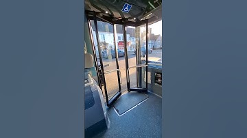 Arriva Enviro 200 mmc doors closing