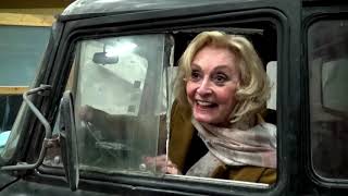 De Dame In Het Busje - Bezoek Aan Het Busje Bij Poly-Creation