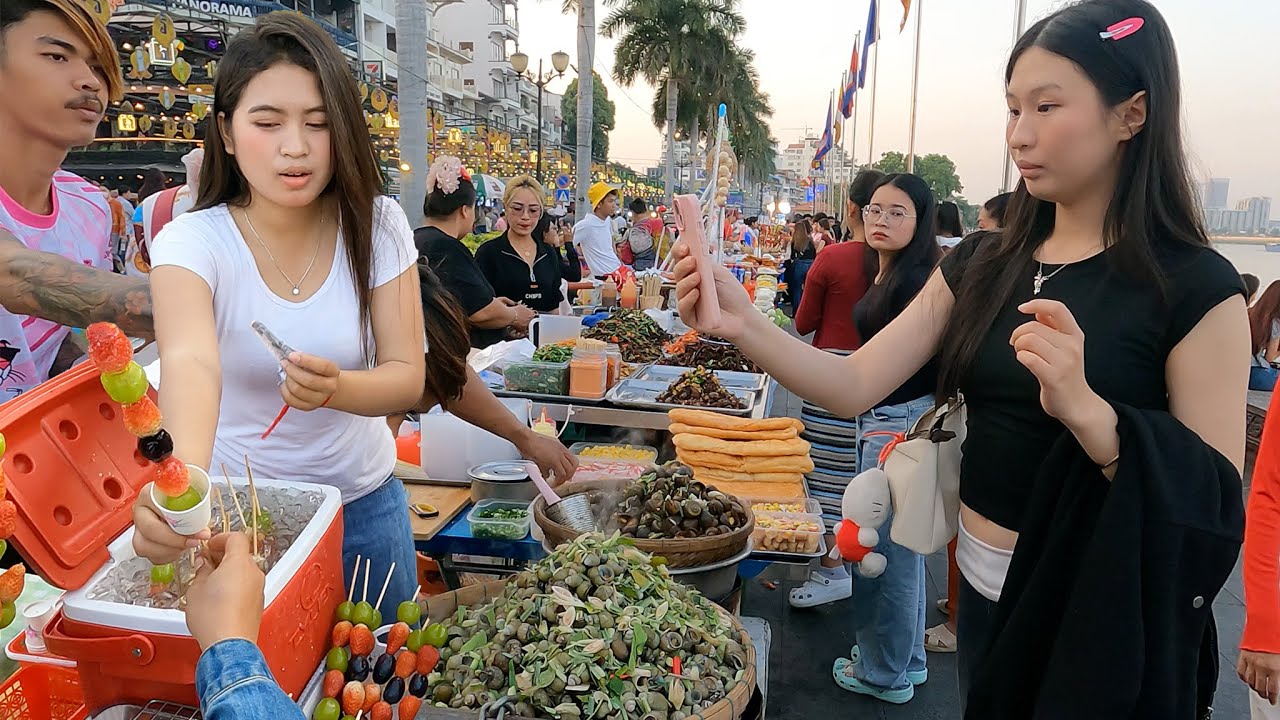 Sunset Walk & Street Food Feast: The New Phnom Penh Riverside Experience 2026